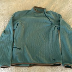 Women’s Arc’teryx fleece pullover Size Medium